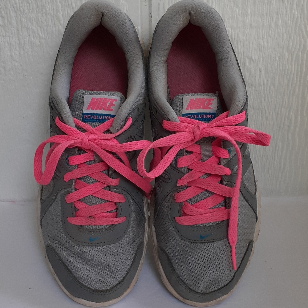 revolution nike womens